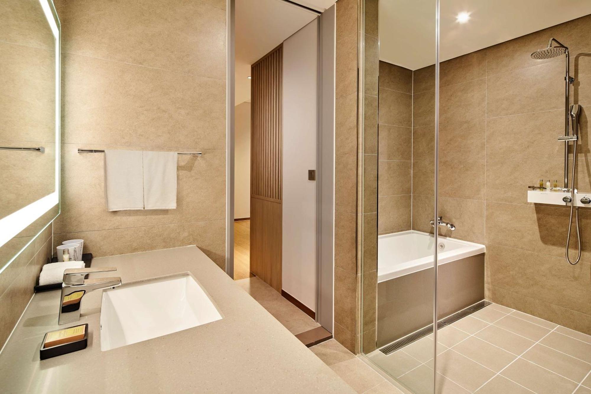Hilton Garden Inn Seoul Gangnam Екстериор снимка