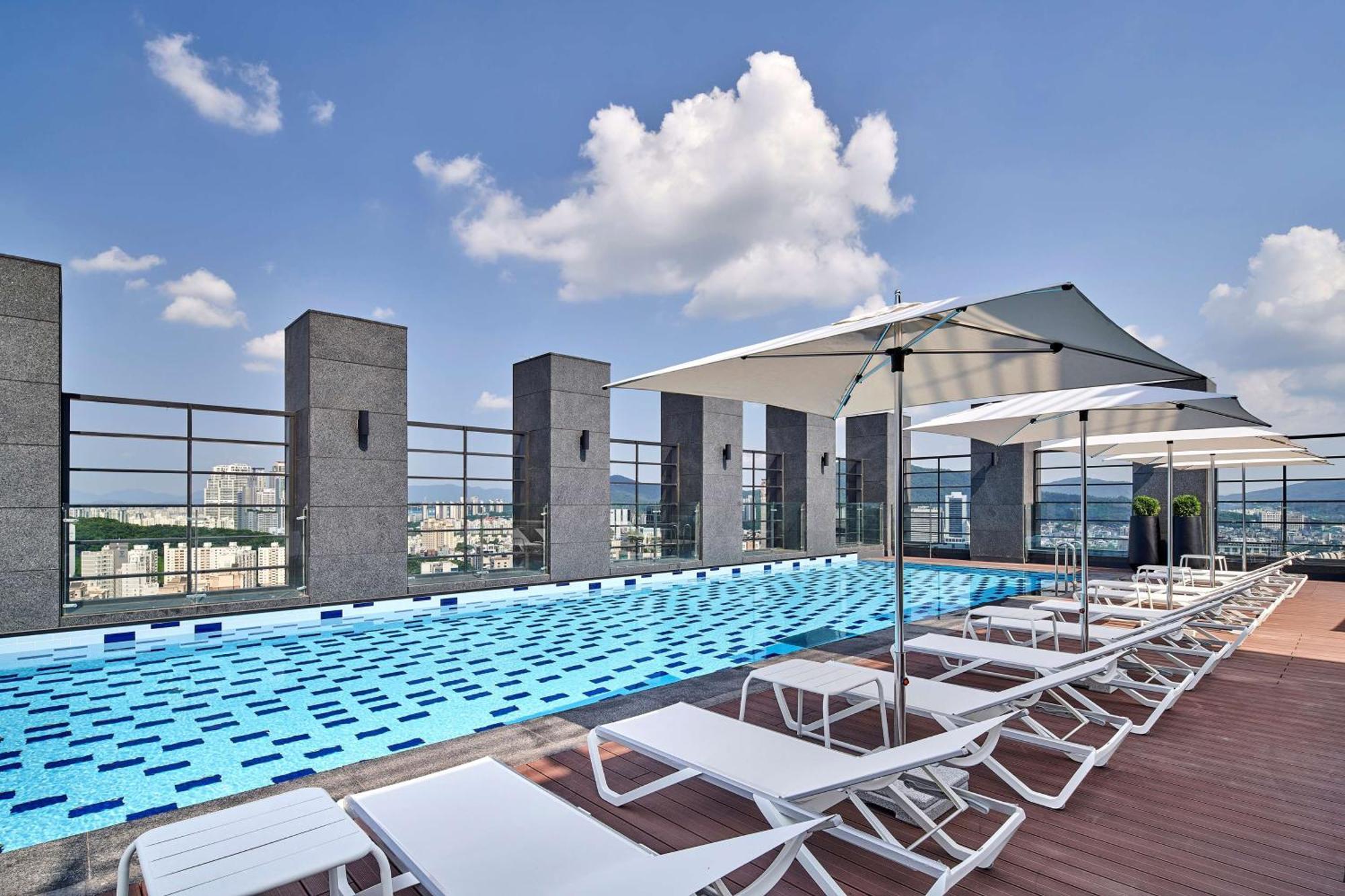 Hilton Garden Inn Seoul Gangnam Екстериор снимка